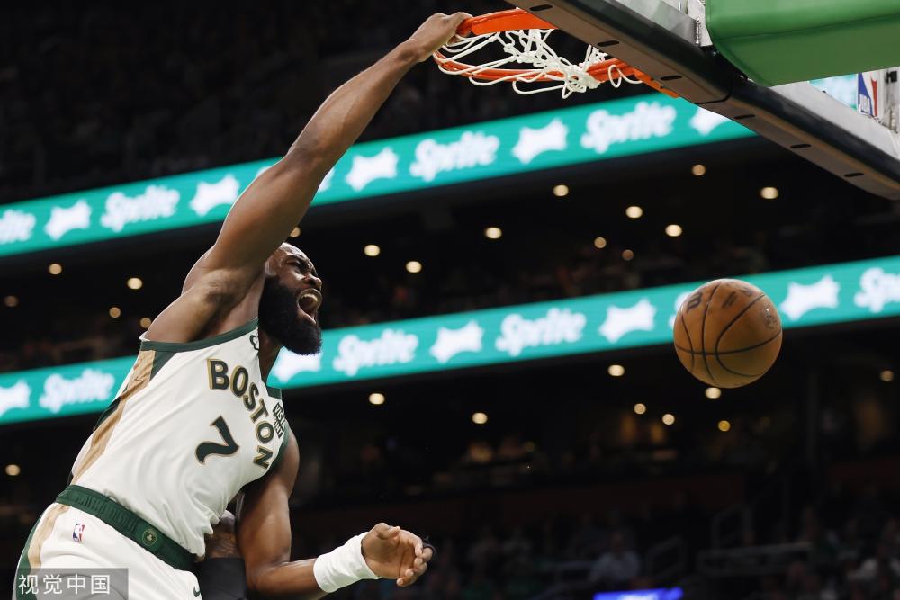 场上更有动 场上更有动